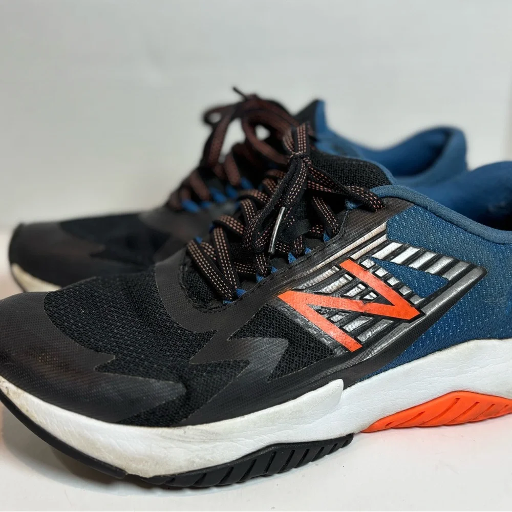 New Balance Boy's Blue Running Sneakers YKRAVB01 Size US 6Y Women’s Size 7.5